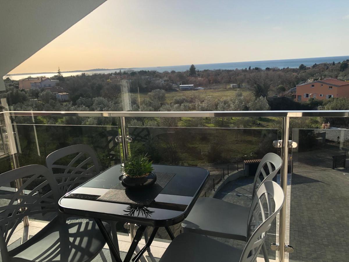 Serena, Sea View, *