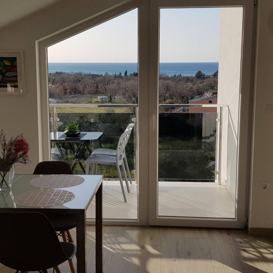 Serena, Sea View, Apartman Peroj
